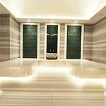 Gorgeous Modern 1bd Views W Poolgym! #255 *