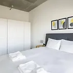 Gorgeous Modern 1bd Views W Poolgym! #255 * Κωνσταντινούπολη