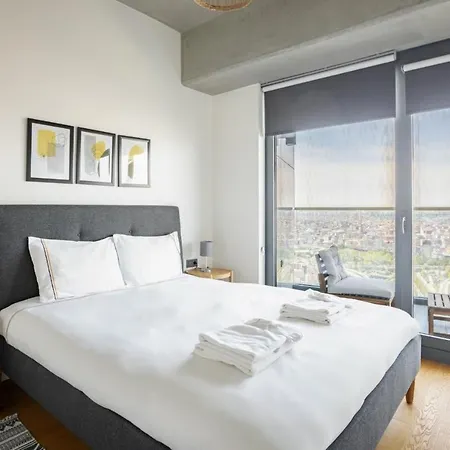 Gorgeous Modern 1bd Views W Poolgym! #255 *