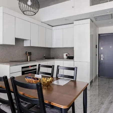 Apartment Gorgeous Modern 1bd Views W Poolgym! #255 Istanbul
