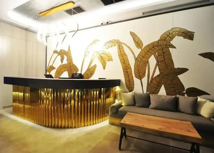 Gorgeous Modern 1bd Views W Poolgym! #255 *