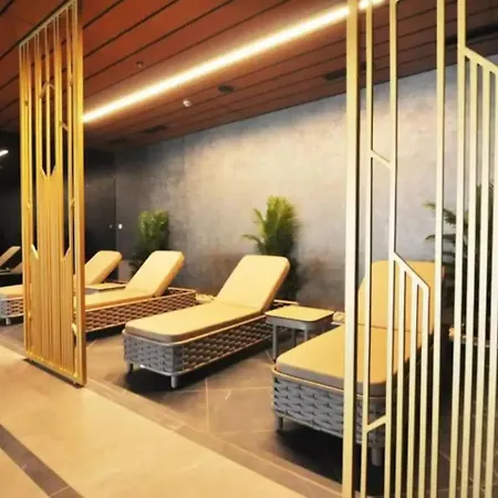 Gorgeous Modern 1bd Views W Poolgym! #255 Daire İstanbul